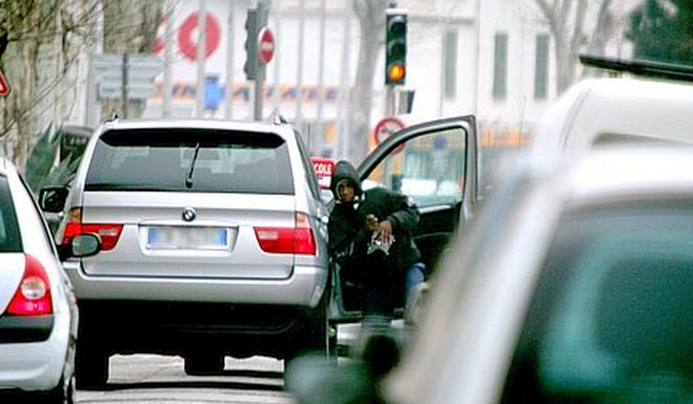 Le vol à la portière est une technique répandue dans le sud de la France (Photo d'illustration/Le Figaro)