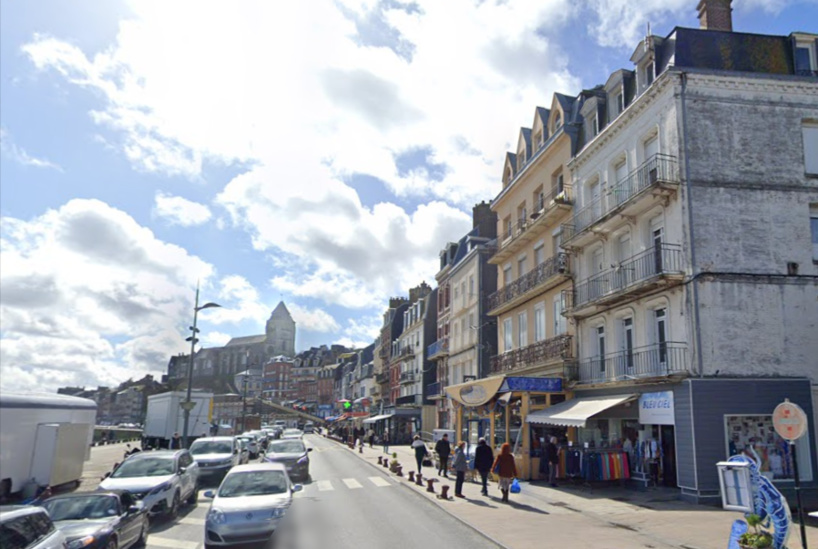 Un arrêté de périol a été pris concernant un magasin situé au rez-de-chaussée de l'immeuble, au 44, Quai François-1er - Illustration
