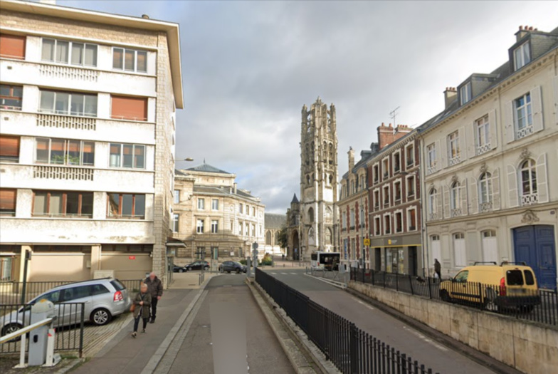 C'est dans un appartement Airbnb de la rue de l'Ecureuil, dans le centre-ville de Rouen, que la drogue a été découverte par les policiers