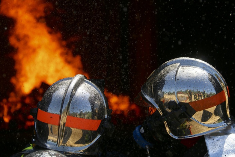 Une quarantaine de sapeurs-pompiers ont été engagés par le service départementale d'incendie et de secours (Sdis76) pour faitre face au sinistre - Illustration © Adobe Stock