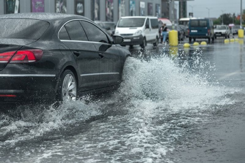 Plusieurs routes ont été fermées en raison des inondations, notamment dans la région de Rambouillet - Illustration © Adobe Stock