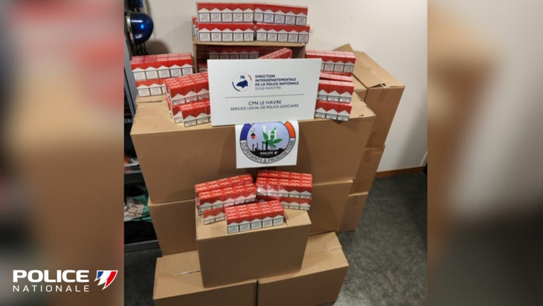 Les cartons de cigarettes ont été découverts lors de la perquisition chez les suspects - Photo Police nationale