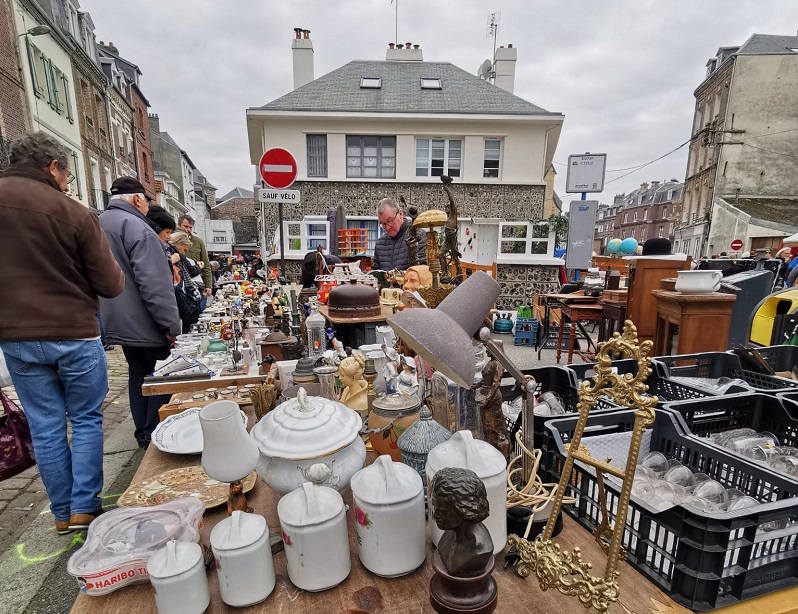 Les chineurs et autres amateurs de brocantes n'ont que l'embarras du choix