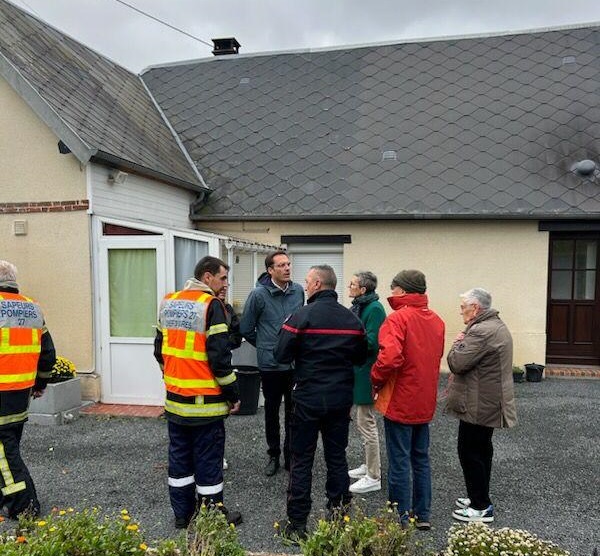 Simon Babre, préfet de l’Eure et Pascal Lehongre, président du conseil d'administration du service départemental d'incendie et de secours (Sdis27)  se sont rendus ce jeudi matin au Neubourg, à Saint-Ouen-de-Pontcheuil et au Thuit-de-l’Oison pour mesurer l’ampleur des dégâts.