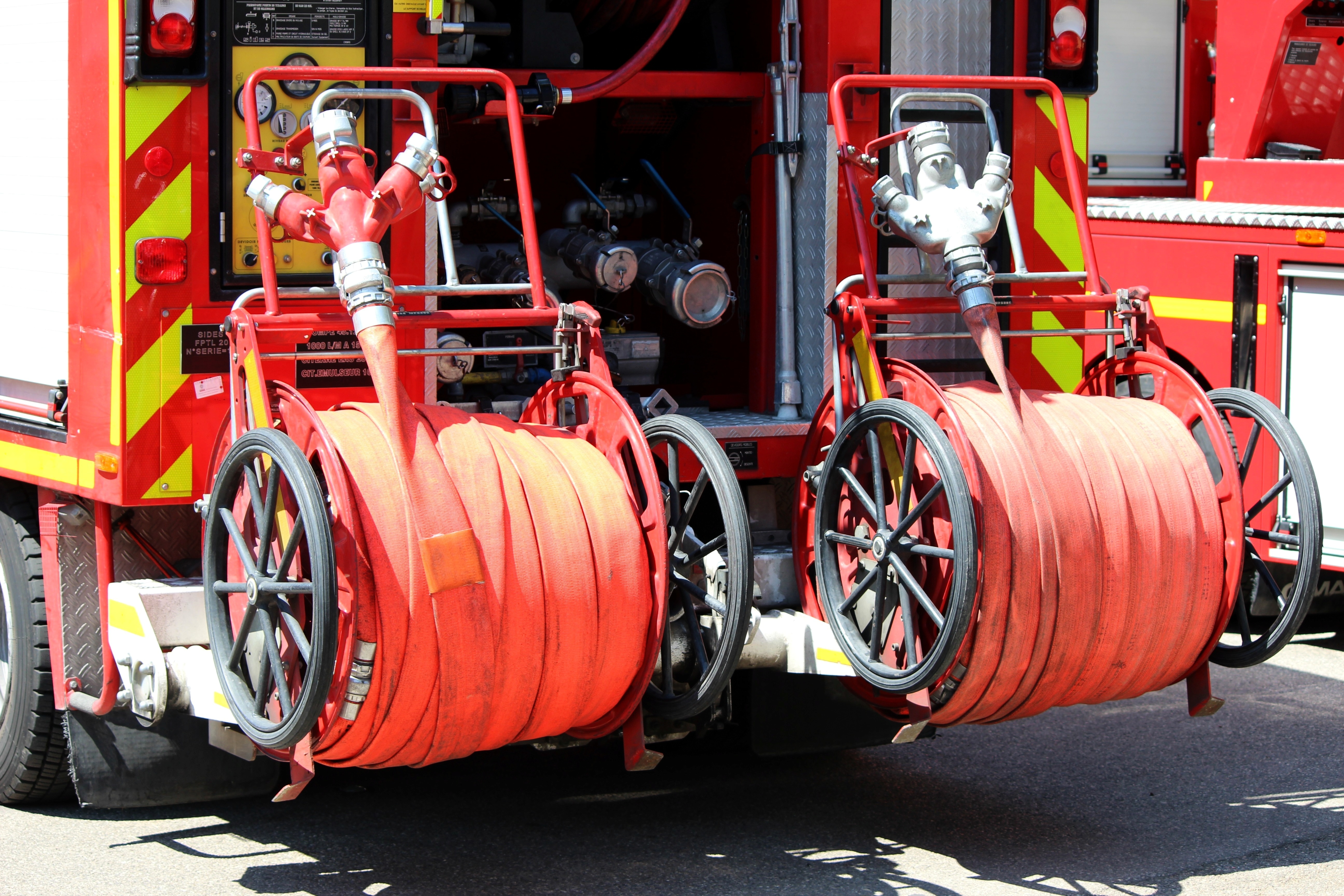 Les sapeurs-pompiers sont intervenus avec deux fourgons incendie et une grande échelle - Illustration © Adobe Stock