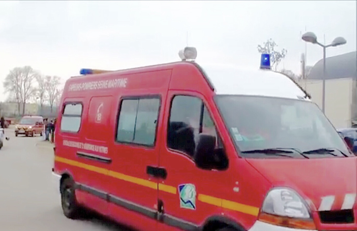 Accident entre un bus et une voiture à Rouen : un homme légèrement blessé 