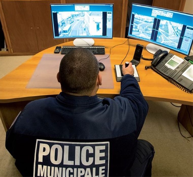 Le centre de supervision urbain (CSU) de la police municiapale traite actuellement les 106 caméaras de vidéosurveillance d'Evreux - Photo Ville d'Evreux