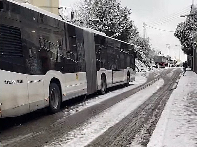 Neige et verglas : les transports scolaires et collectifs interdits en Seine-Maritime jusqu'à demain midi