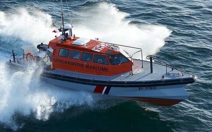 La vedette de la gendarmerie maritime a remorqué le bateau en difficulté jusqu’au port du Havre - illustration PREMAR/X