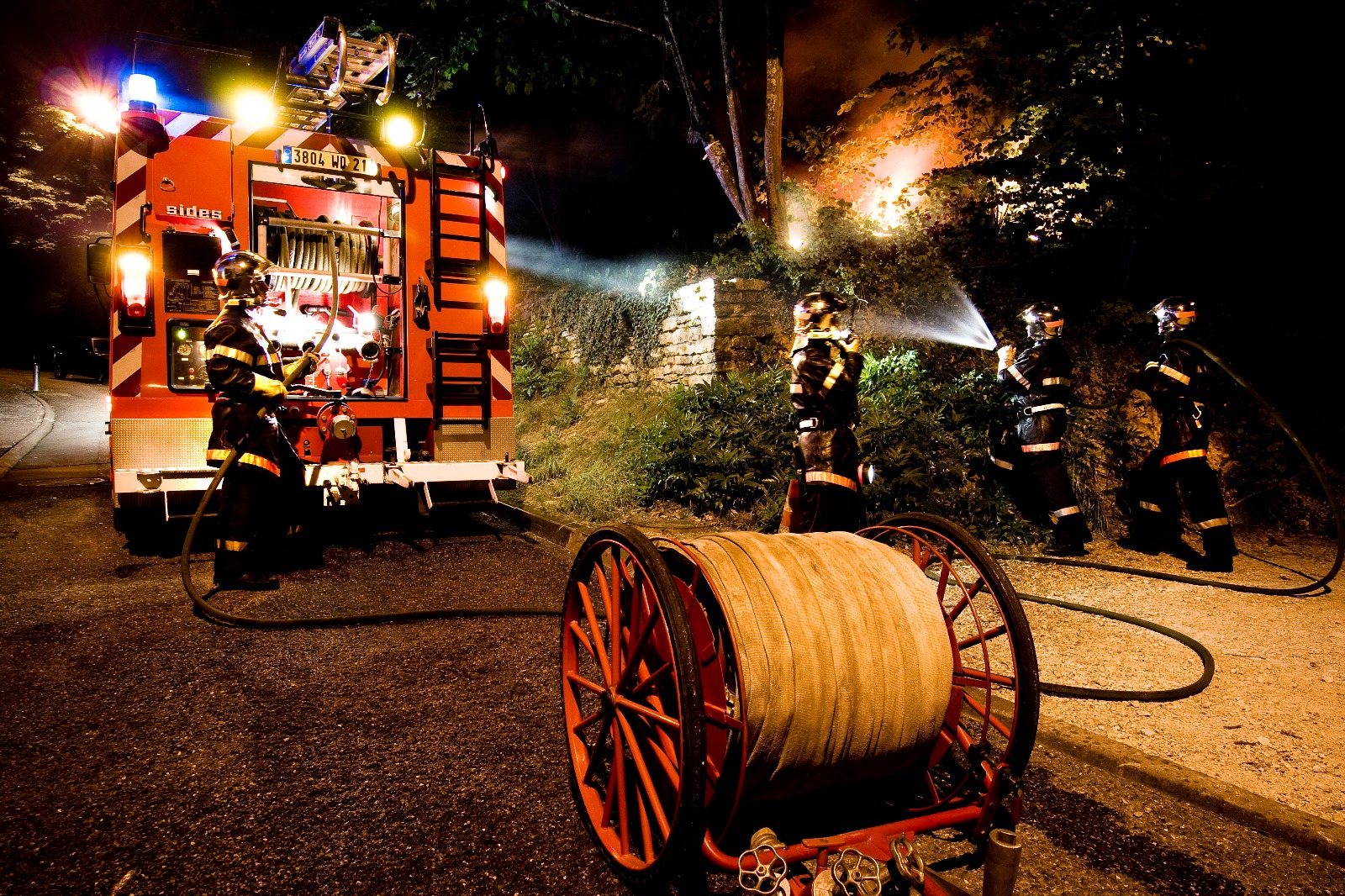 Les sapeurs-pompiers pompiers sont intervenus peu avant 4 heures ce jeudi matin rue de Champagne à Bernay - illustration Adobe stock