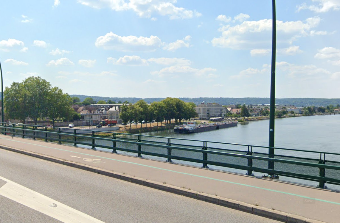 L'adolescente a enjambé le parapet du pont Clemenceau à Vernon et s'est jetée dans la Seine - Illustration Google Maps