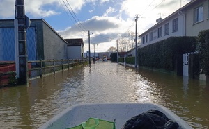 Inondations en Seine-Maritime : les sapeurs-pompiers toujours mobilisés au Super U de Blangy-sur-Bresle 