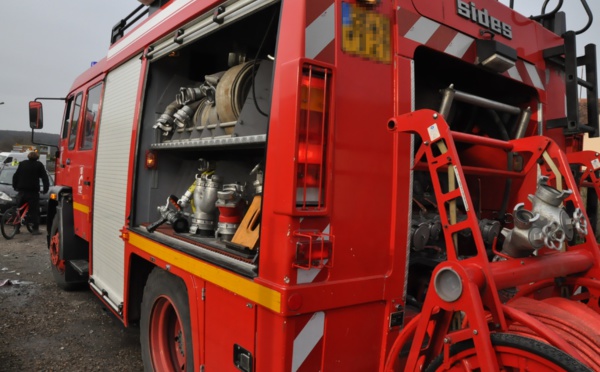 La Remuée : brûlé aux avant-bras et au thorax en éteignant un incendie de garage