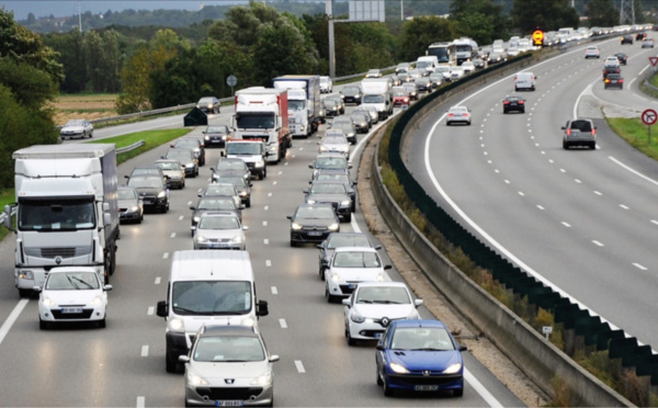 Sur les routes, ce week-end de la Toussaint : bouchons vendredi, perturbations encore samedi 