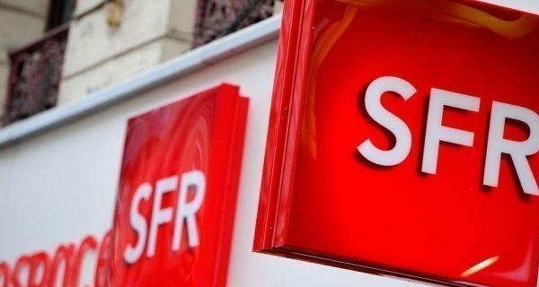 Ils séquestrent la vendeuse et dérobent 50 smartphones et tablettes chez SFR