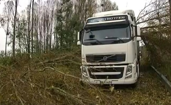 Tempête : L'A131 coupée entre les ponts de Tancarville et de Normandie, ce matin