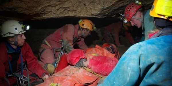 Une course d'orientation qui se termine mal dans les grottes de Caumont