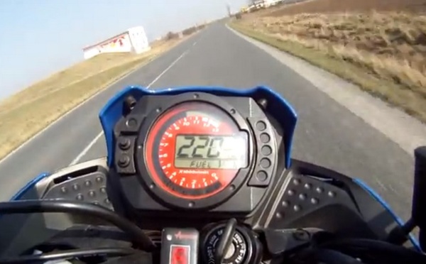 Filmé au guidon de sa moto à 215 km/h entre Fécamp et Doudeville !