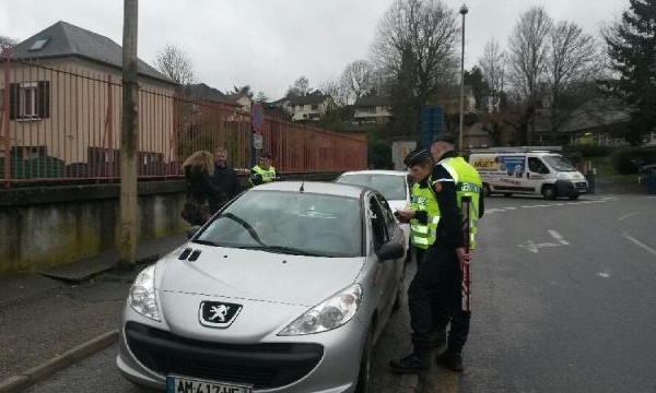 Opération de sécurité routière à Bernay : une vingtaine d'infractions constatées en 4 heures