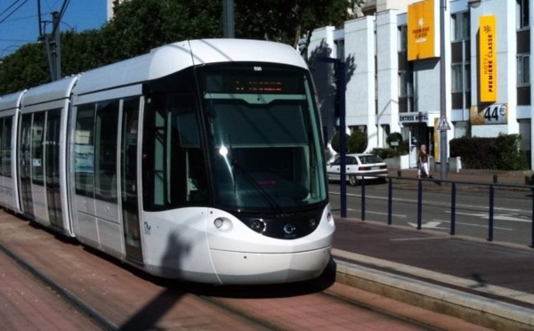 Un cycliste percuté par le métro-bus ce soir à Petit-Quevilly : ses jours ne seraient pas en danger