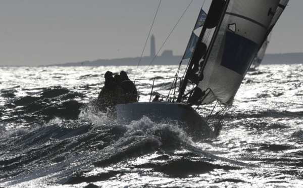 Tour de France à la Voile : Courrier Dunkerque 3 se hisse en tête du classement général à Granville