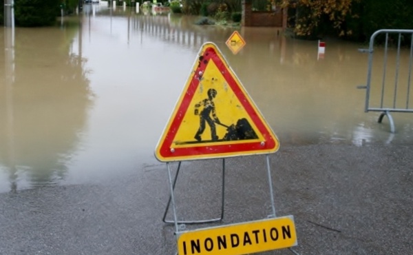 Inondations au Havre : trois personnes, piégées dans leur voiture, secourues par les pompiers