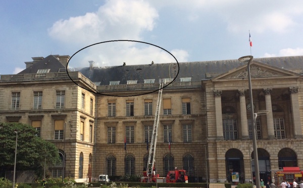 Incendie dans les combles : l'hôtel de ville de Rouen évacué