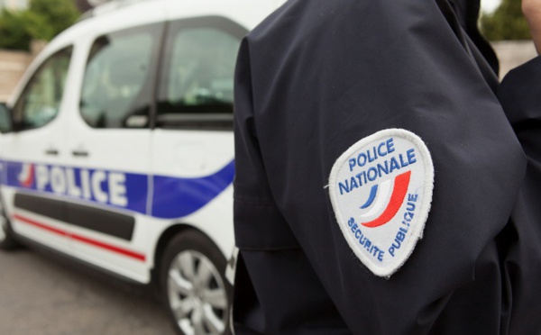 Ivre au volant, il provoque un accident, frappe un automobiliste et raconte une histoire aux policiers