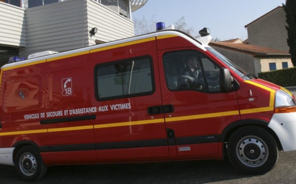 Collision entre un bus et une voiture sur la D925 à Saint-Valery-en-Caux (Seine-Maritime)