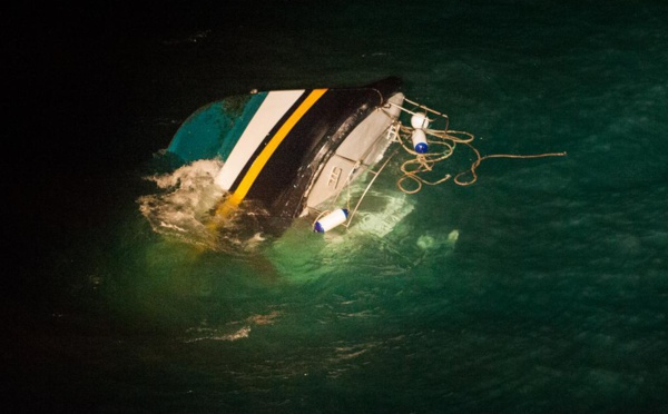 Le "Raph Maelle" chavire : opération de sauvetage de deux marins au large du littoral de Seine-Maritime