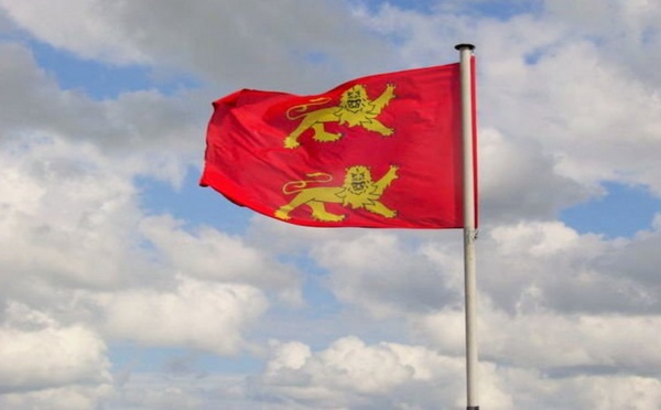 Le drapeau de la Normandie flottera sur la mairie de Sainte-Adresse ce 1er janvier 2015