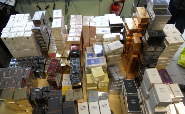 1 285 flacons de parfum saisis dans un bus et 31 000 cachets d'ecstasy dans un "go-fast"