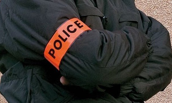 Houilles : le faux policier et son complice dérobent les bijoux et l'argent d'un homme de 91 ans