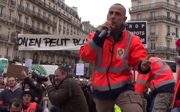 Les petits patrons manifestent à Rouen contre le poids des charges