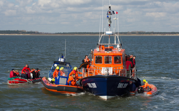 Exercice d'évacuation d'un navire en baie de Somme : de gros moyens maritimes déployés 