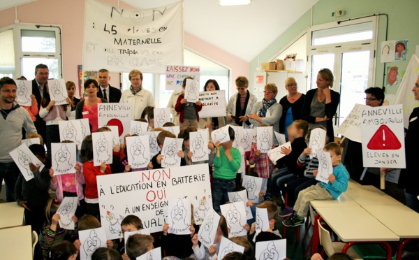 A Anneville-Ambourville, les parents d'élèves occupent la classe menacée de fermeture