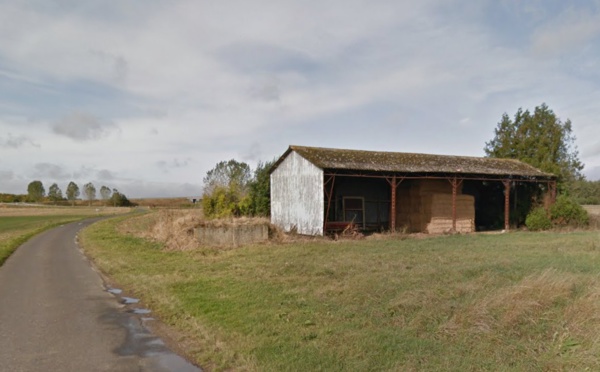 Près de Bernay, un hangar agricole détruit par un mystérieux incendie en pleine nuit