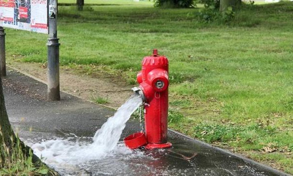 Yvelines : interpellés après avoir dégradé une bouche à incendie à Coignières