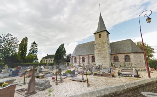 Seine-Maritime : quatre vitraux de l'église de Cressy cassés et des tombes vandalisées