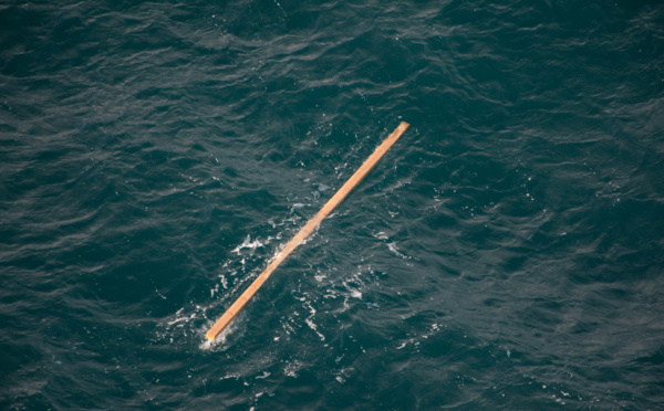 Des madriers de bois à la dérive : la préfecture maritime appelle les navigateurs à la prudence 