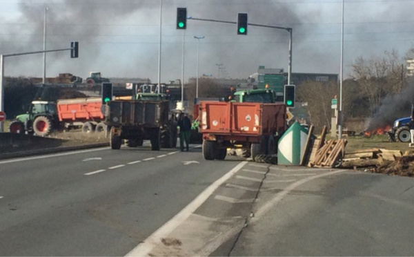 Les blocages d'agriculteurs ce matin en Normandie et en Bretagne 