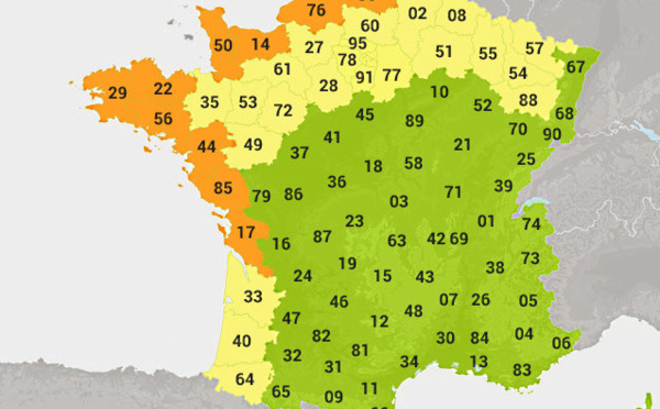 Météo : 16 départements en alerte orange. Les secours en pré-alerte, annonce Bernard Cazeneuve