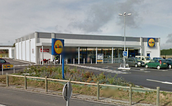 Bernay :  chez Lidl, ils passent par le toit, défoncent deux murs à la masse et repartent ...bredouilles