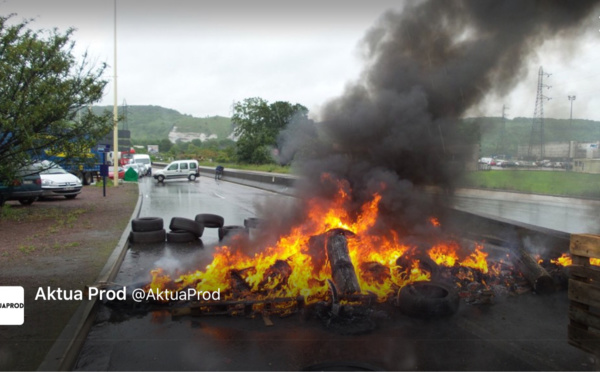 Manifestations â Rouen : trois barrages évacués par les forces de l'ordre et 4 interpellations