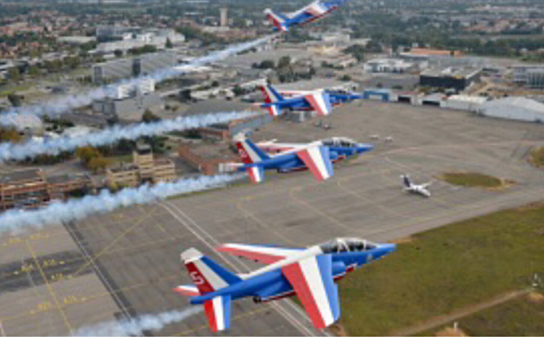 La Patrouille de France en démonstration dans le ciel de Caudebec-en-Caux, ce dimanche 