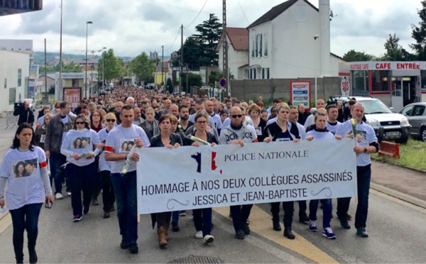 Magnanville : 2 500 personnes à la marche blanche en hommage aux deux policiers assassinés