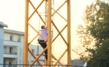 Une victime du sang contaminé réfugiée en haut d'une grue près de Rouen