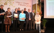 Seine-Maritime : Les lauréats du concours "Villes, villages, maisons et fermes fleuris" récompensés par le Conseil général 