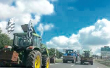 Manifestation agricole de Paris : 80 tracteurs signalés ce midi sur l'A13 à Beuzeville (Eure)