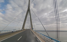 Vent violent : le pont de Normandie interdits aux piétons, deux-roues et camions à vide 